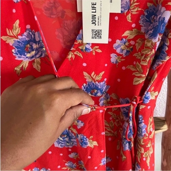 Zara | NWT Red Floral Wrap V-Neck Ruched 3/4-Length Sleeve Dress XS - Picture 11 of 13